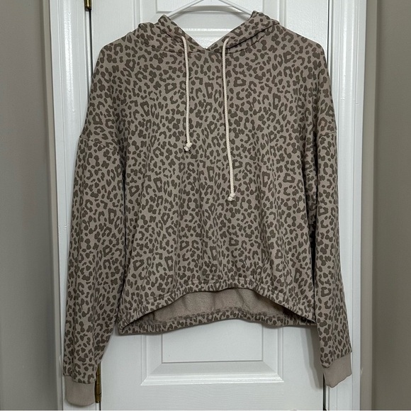 American Eagle Women’s Leopard Print Hoodie Medium Tan Gray Cheetah Sweatshirt - Picture 1 of 7